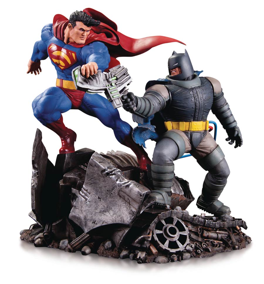 Dark Knight Returns Batman vs Superman Mini Battle Statue