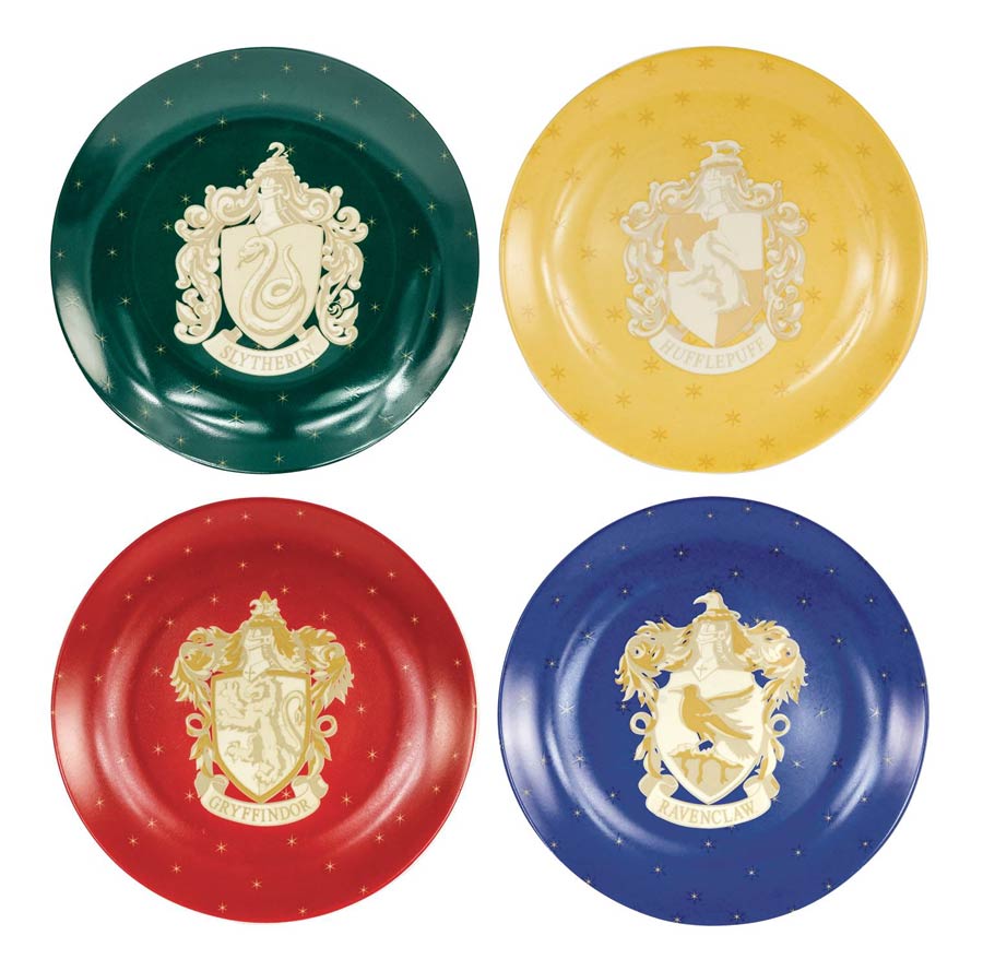 Harry Potter Hogwarts Christmas 4-Piece Porcelain Plate Set - 7-Inch