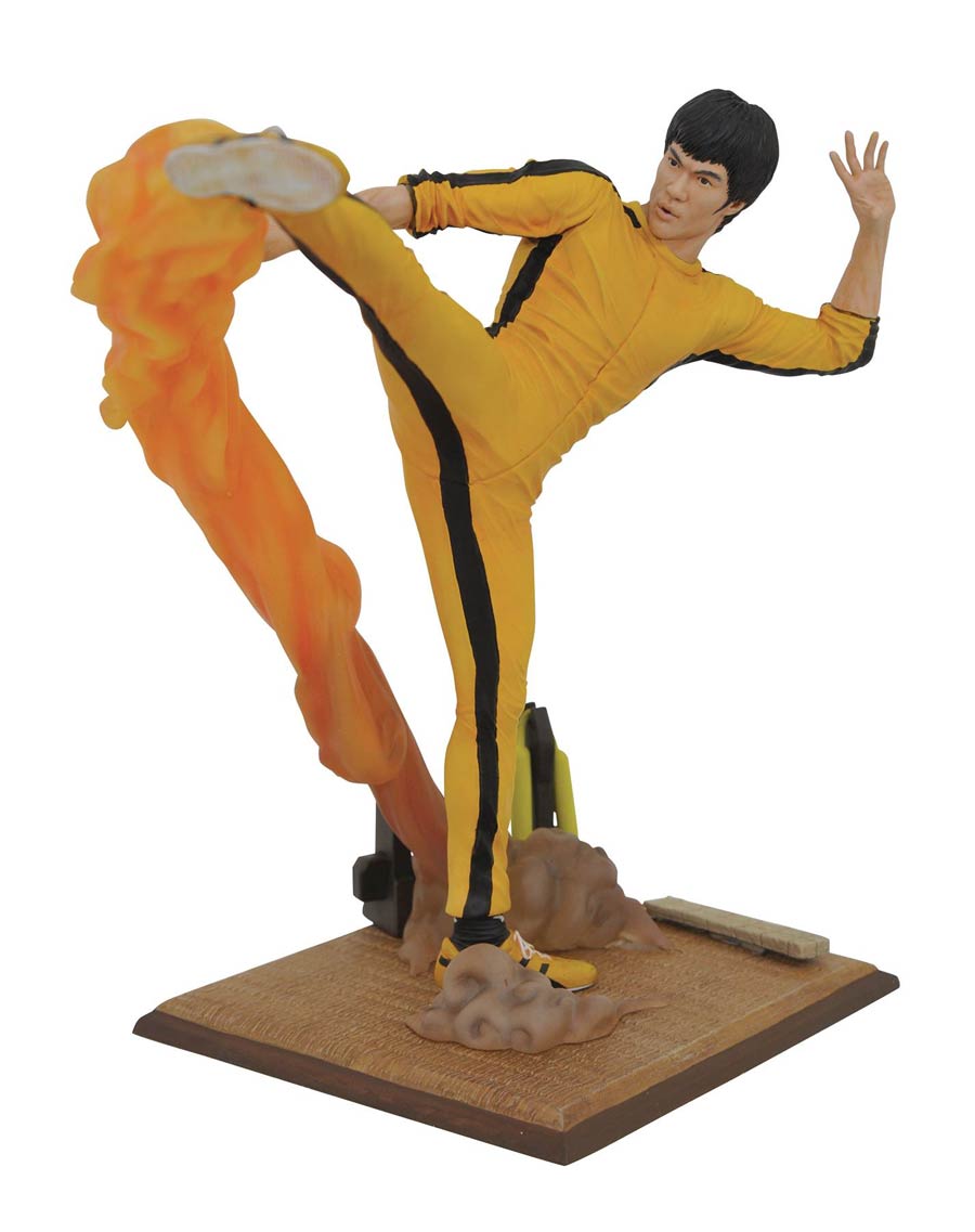 Bruce Lee Gallery Smoke Kicking PVC Figure