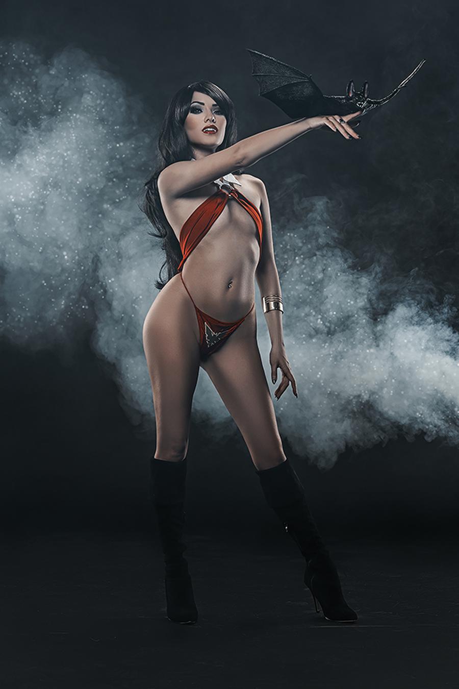 Vengeance Of Vampirella Vol 2 #1 Cover M Incentive Cosplay Photo Virgin Cover