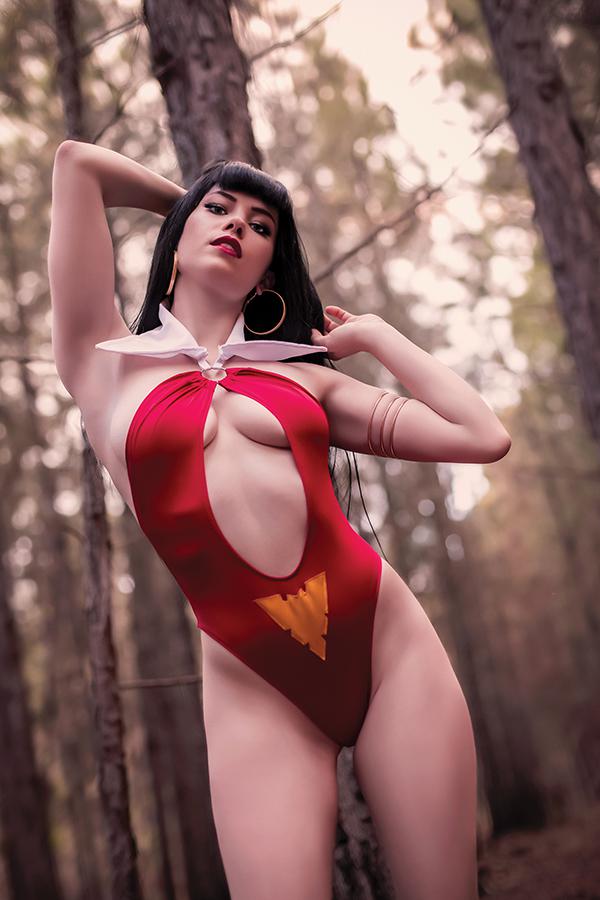 Vampirella Vol 8 #4 Cover K Incentive Cosplay Photo Virgin Cover