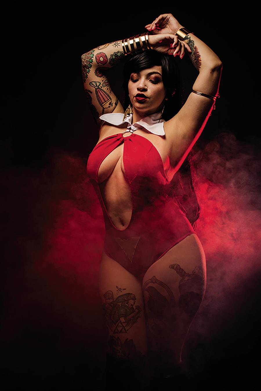 Vampirella Vol 8 #6 Cover N Incentive Cosplay Photo Virgin Cover