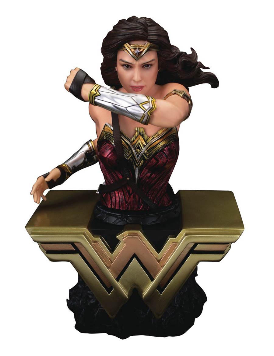 Justice League Bust Series Previews Exclusive PVC Bust - Wonder Woman