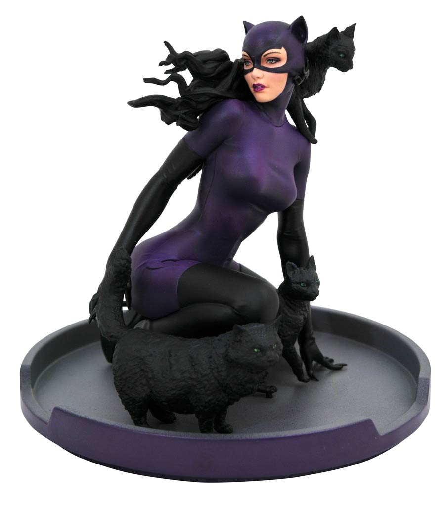 DC Comic Gallery 1990s Catwoman PVC Statue