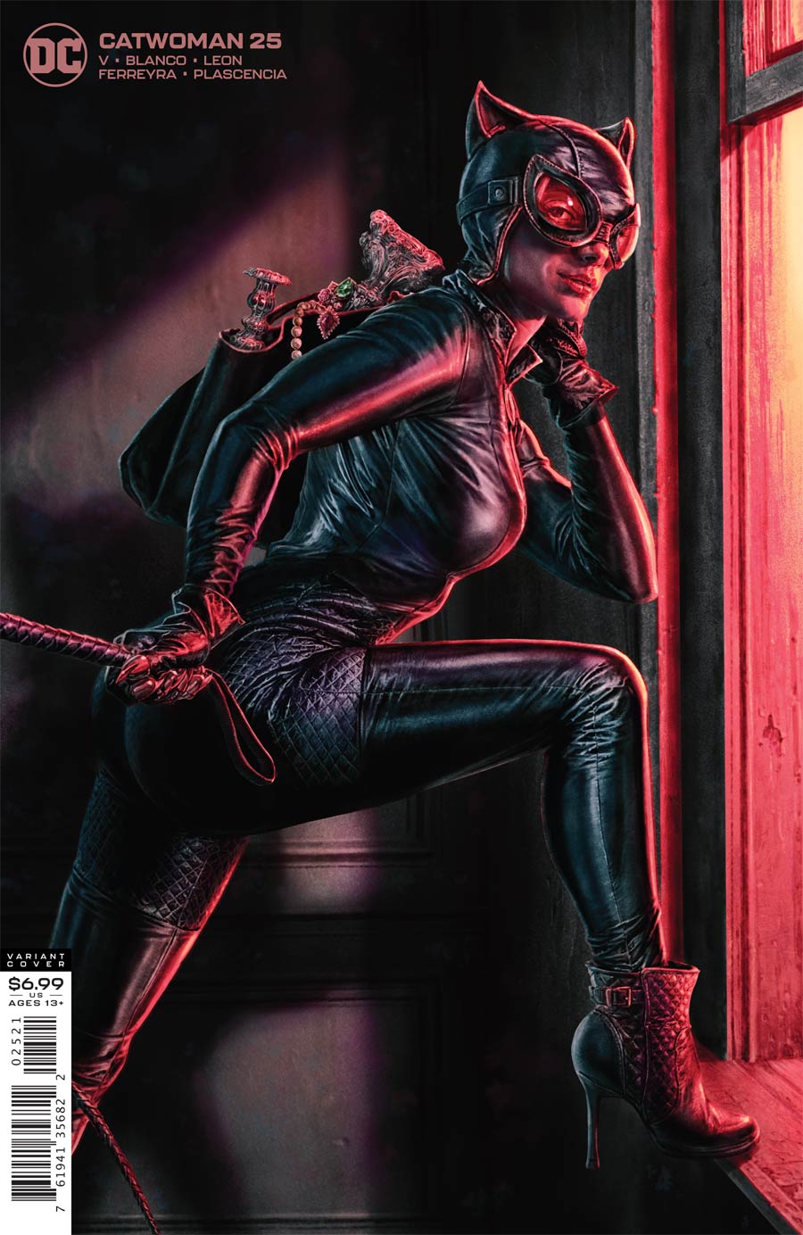 Catwoman Vol 5 #25 Cover B Variant Lee Bermejo Card Stock Cover (Joker War Tie-In)