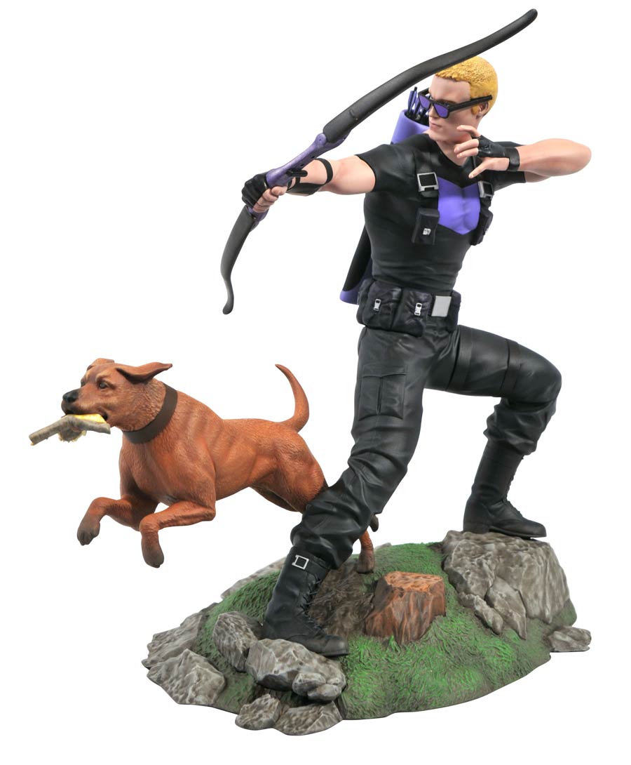 Marvel Comic Gallery Hawkeye With Pizza Dog PVC Statue