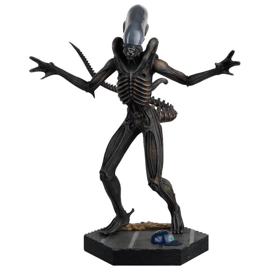 Alien And Predator 1/16 Scale Figurine Retail Boxes #1 Xenomorph Alien