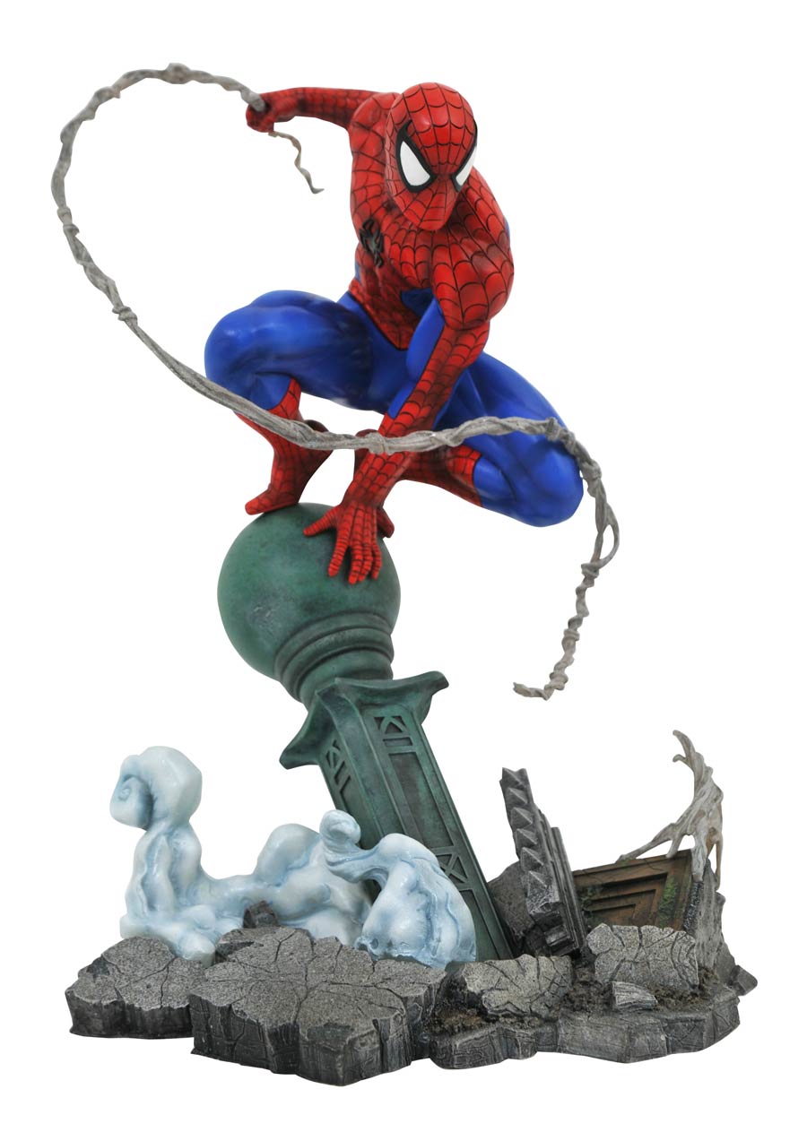 Marvel Comic Gallery Spider-Man Lamppost PVC Statue