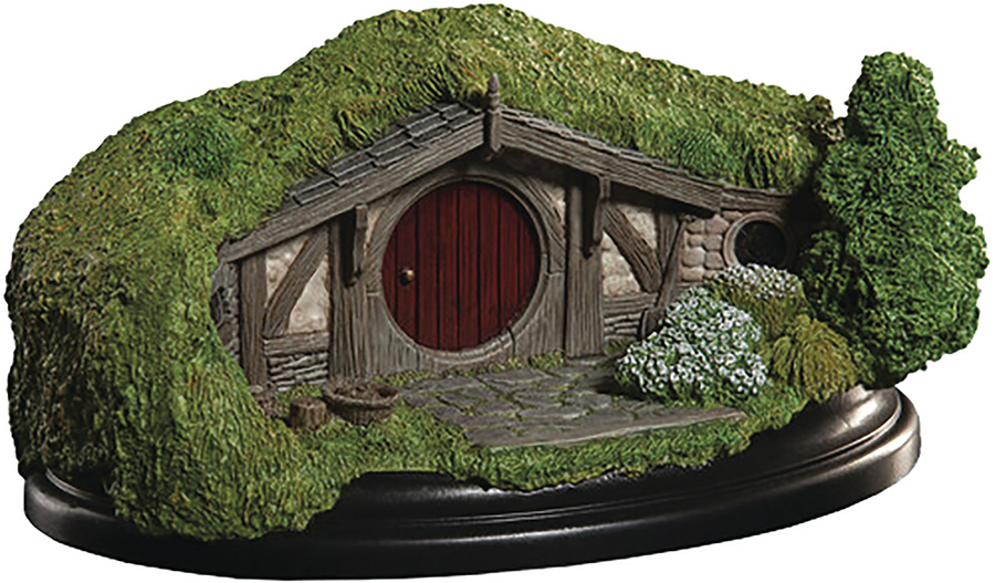 Lord Of The Rings Hobbit Hole Statue - 40 Bagshot Row (Red Door)