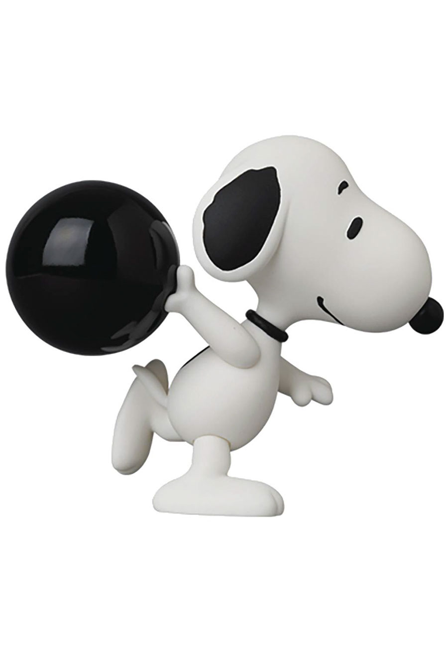 Peanuts Ultra Detail Figure Series 15 - Bowler Snoopy