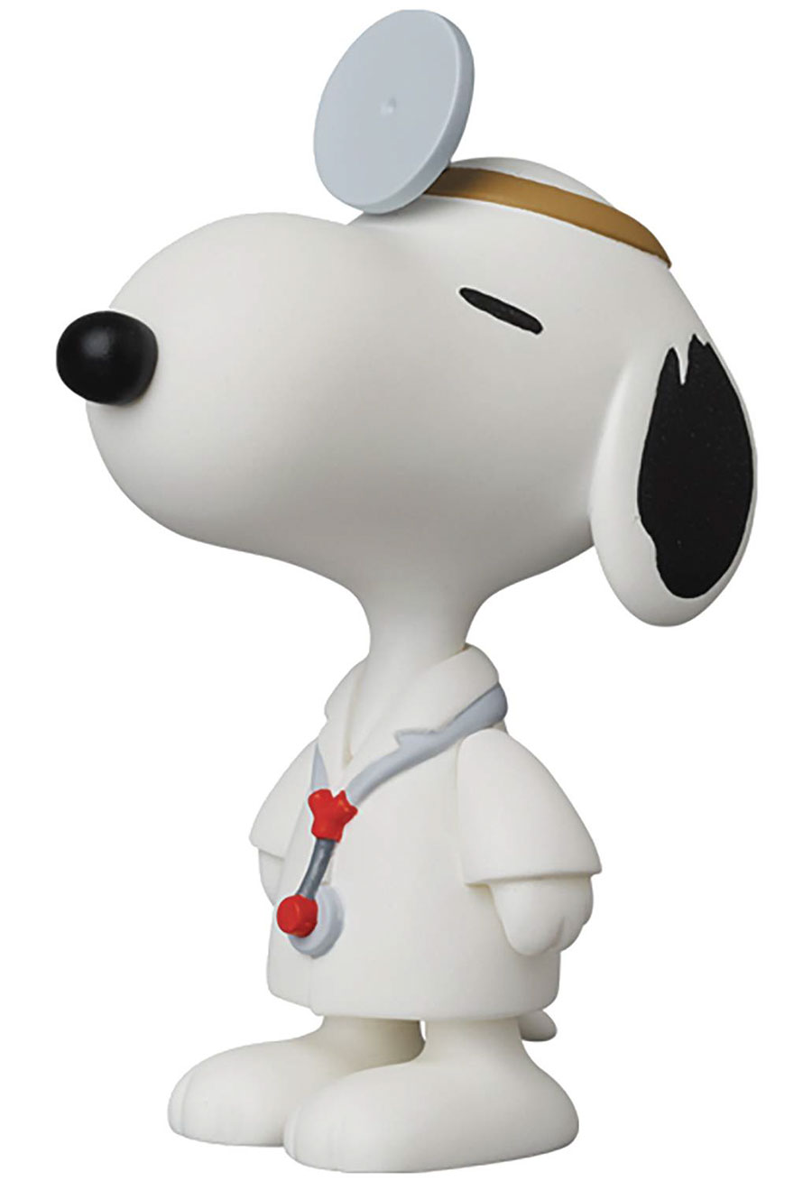 Peanuts Ultra Detail Figure Series 15 - Doctor Snoopy