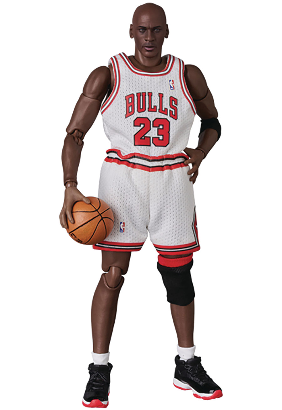 Michael Jordan (Chicago Bulls Home Uniform) MAFEX Action Figure