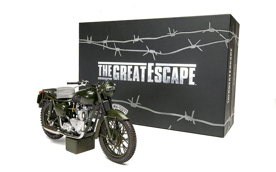 CORGI TRIUMPH TR6 TROPHY WEATHERED GREAT ESCAPE DIE-CAST